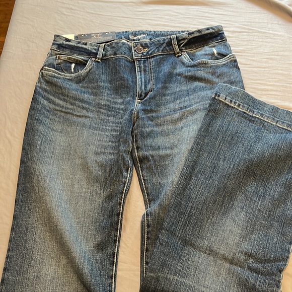 Wrangler - Picture 2 of 3